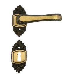 MANIGLIA 'GIGLIO' CON ROSETTA E BOCCHETTA con rosetta e bocchetta