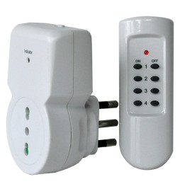 PRESA TELECOMANDATA 4 canali