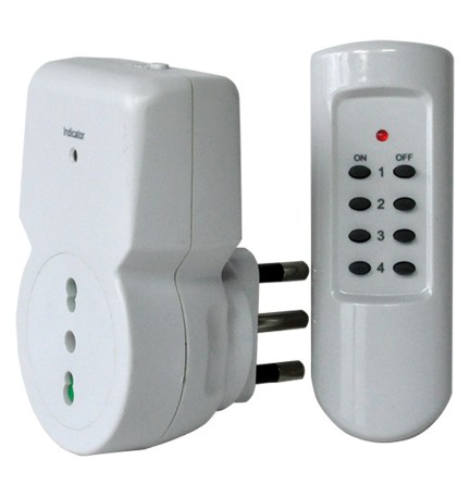 PRESA TELECOMANDATA 4 canali