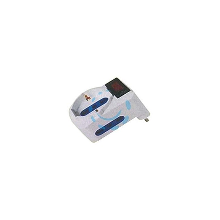 ADATTATORE TRIPLO 2 BIPASSO + 1 SCHUKO CON INTERRUTTORE E PROTEZIONE - spina da 10A colore bianco