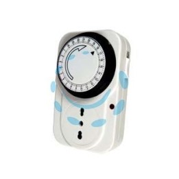 TIMER A PRESA GIORNALIERO CON INTERRUTTORE INTERVALLO 15 MINUTI 