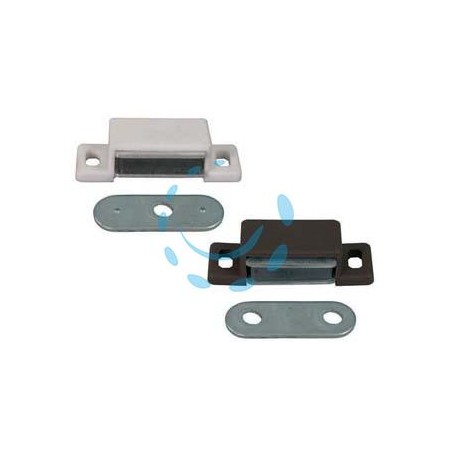 CRICCHETTO MAGNETICO PICCOLO - mm.48x18x13h., 2 fori, in plastica marrone